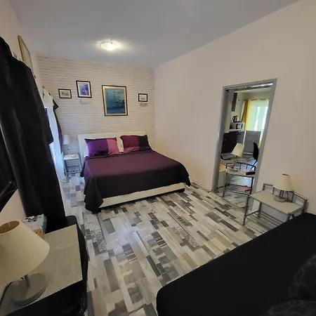 Apartment Ankora Omis